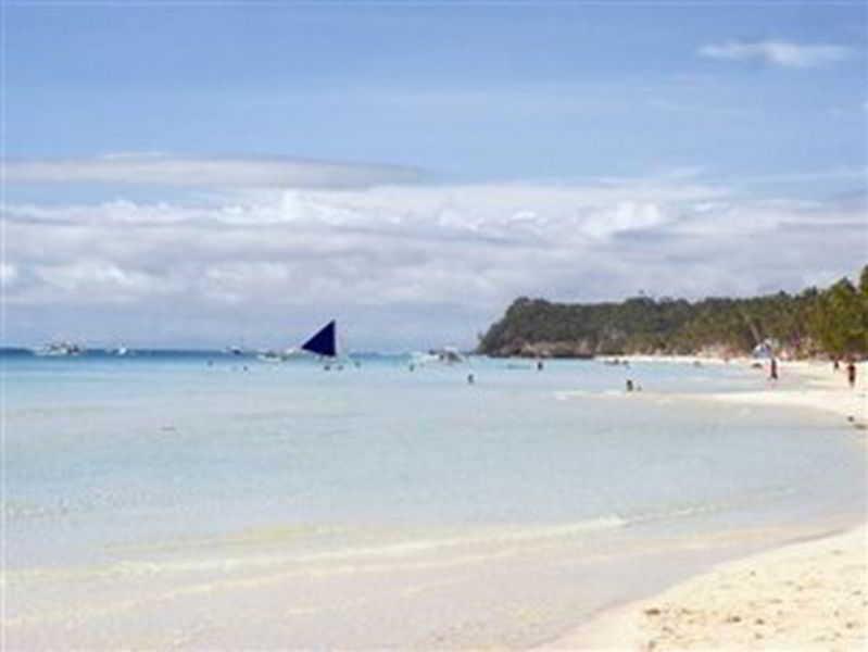 Queen\'S Beach Resort Manoc-Manoc Exterior foto